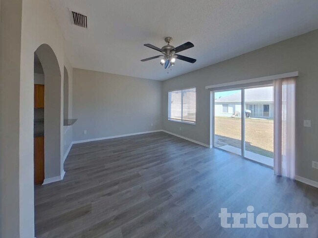 Foto del edificio - 12603 Longcrest Dr