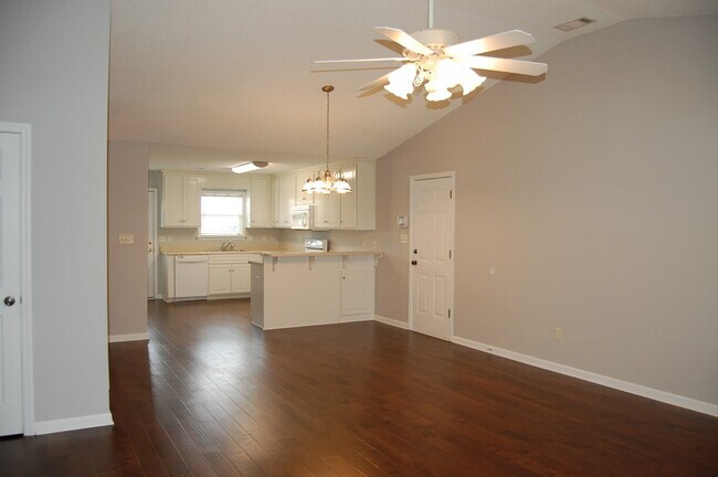 Building Photo - 31 Flower Break Rd