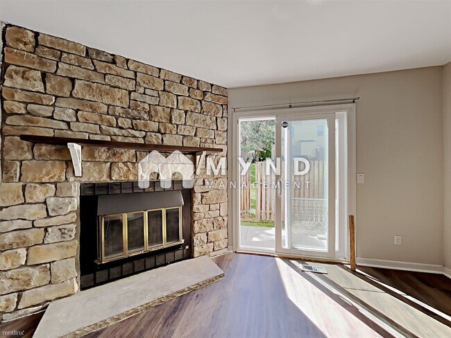 Building Photo - 2 br, 2.5 bath House - 8978 W Dartmouth Pl
