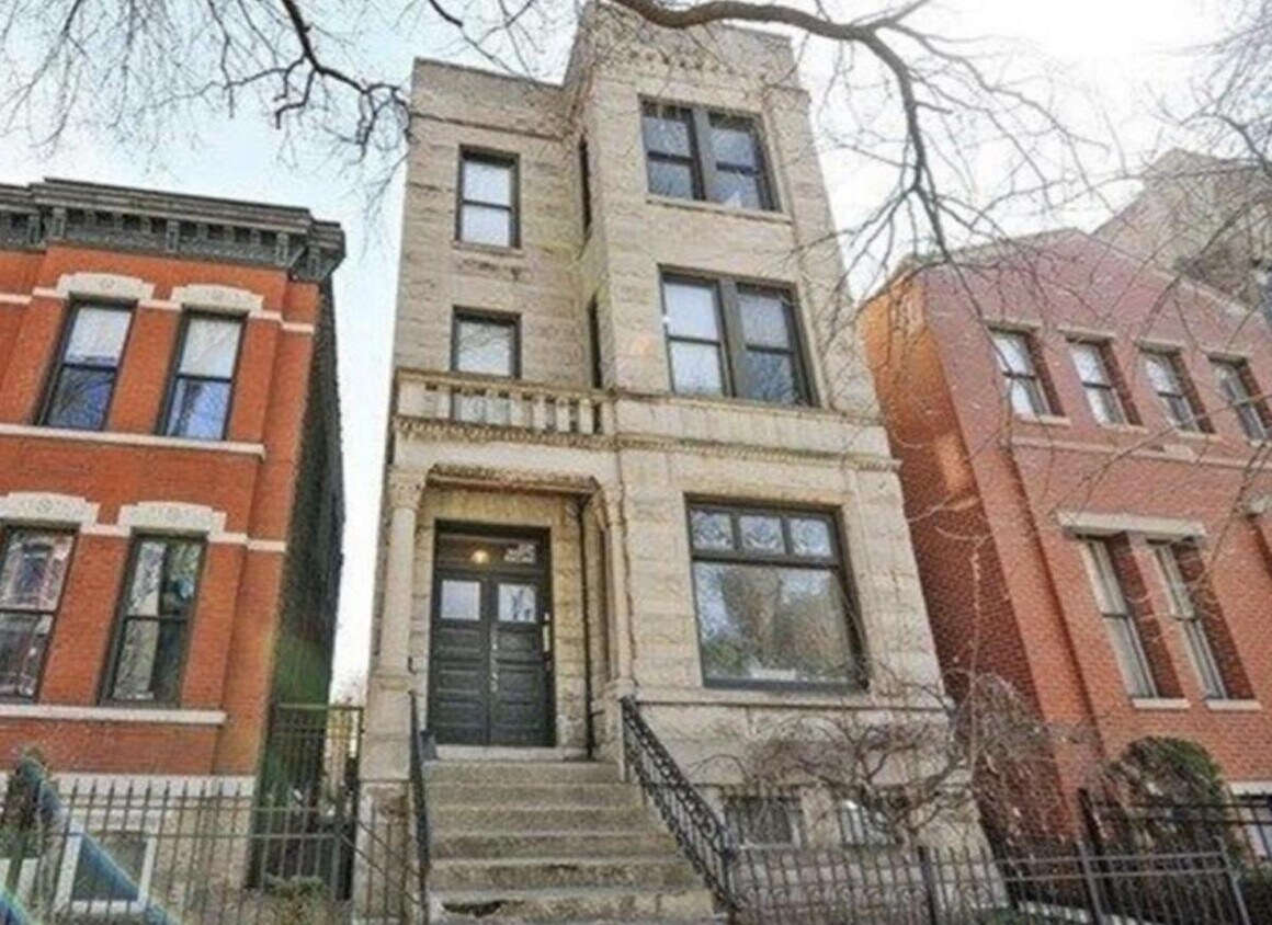 Primary Photo - 2129 N Racine Ave