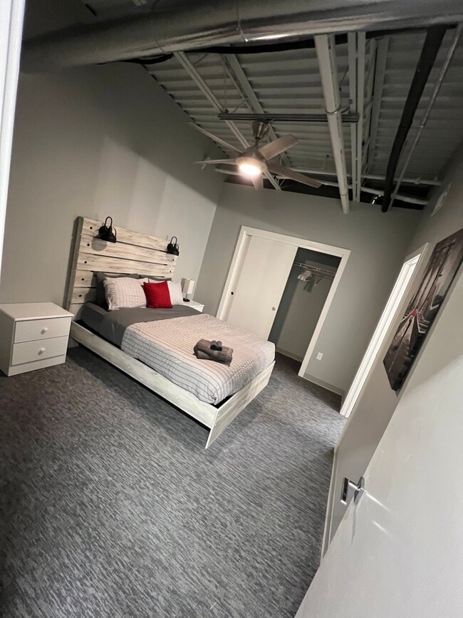 Six at Park Rentals in Parkville at 603 East St Parkville, MO