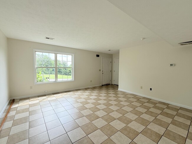 Building Photo - 205 Shamrock Ln