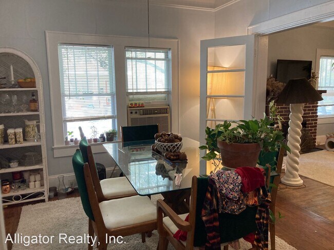 Foto del edificio - 2 br, 1 bath House - 927 NW 3rd Avenue