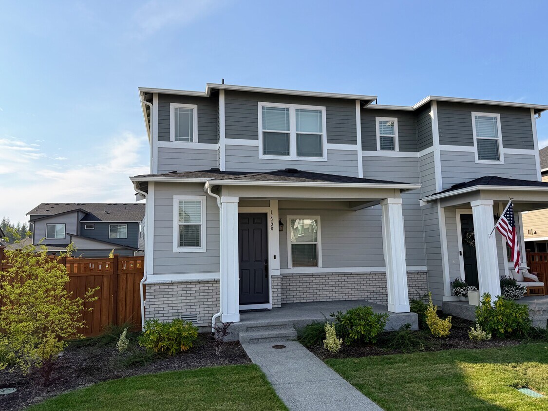 Foto principal - 15328 208th Ave E