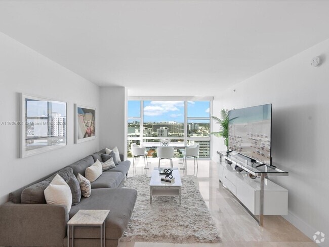 Building Photo - 6801 Collins Ave