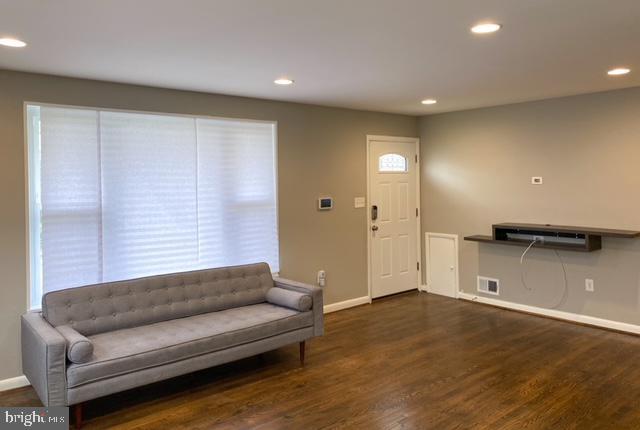 Foto principal - 7213 Nimitz Dr