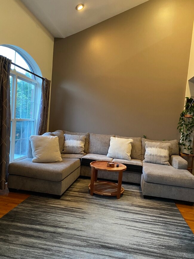 LR - 113 Riverwalk Way