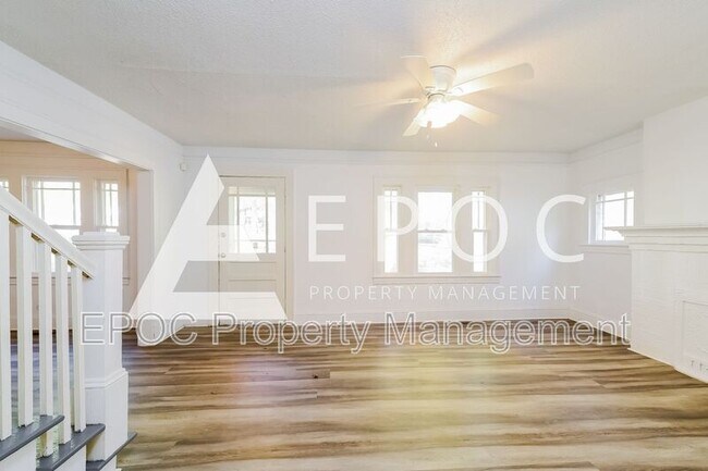 Foto del edificio - 2525 Greenway Ave NW