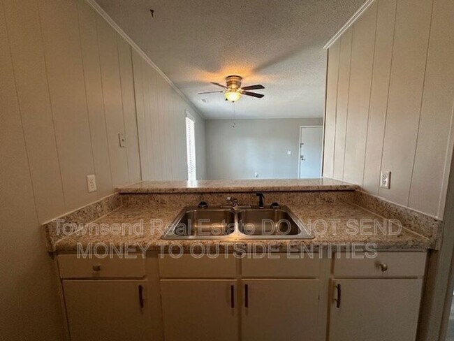 Building Photo - 5858-F Century Oaks Drive