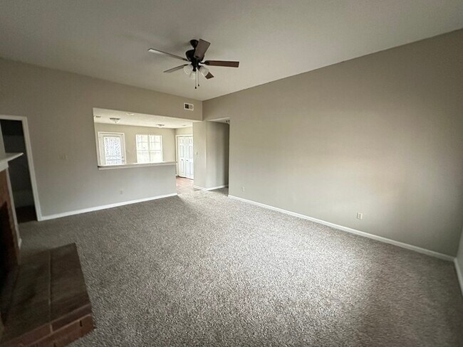 Foto del edificio - 5325 Ragan Ridge Dr