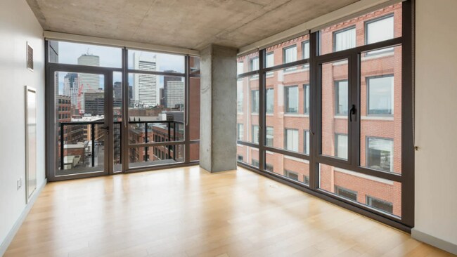 Building Photo - 315 A St