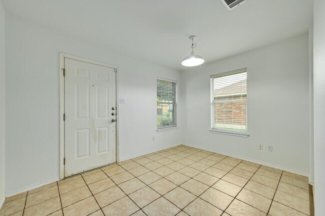 Foto del edificio - 308 Pheasant Ridge Drive