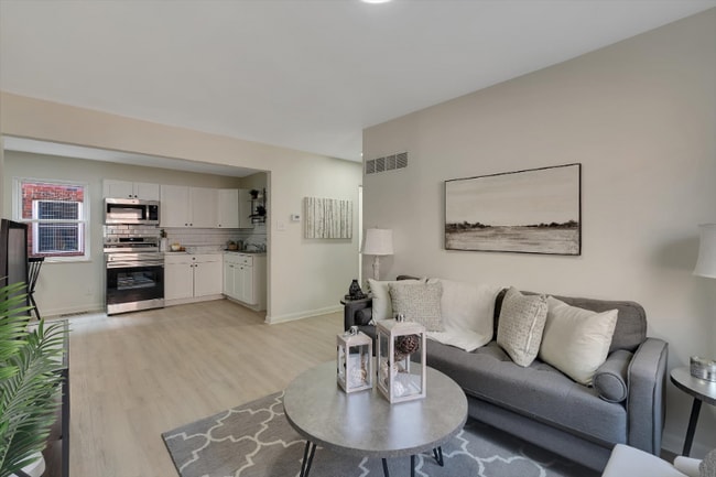 Building Photo - 2641 Keokuk St