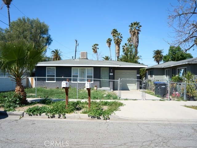 Primary Photo - 417 N Taylor St