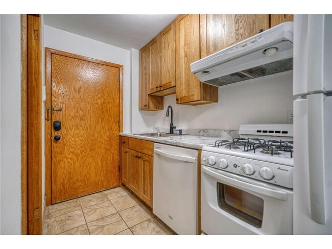 Foto del edificio - 99 E 54th St