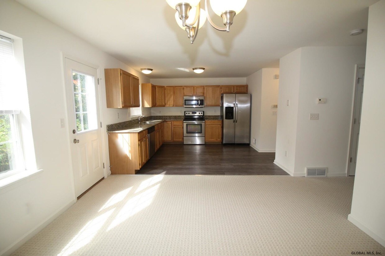 3 Bunker Ln, Schenectady, NY 12309 Townhome Rentals in Schenectady NY