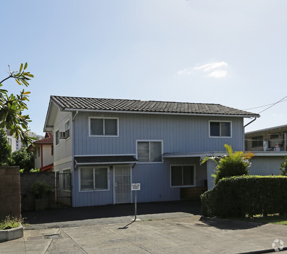 Building Photo - 813 Hausten St