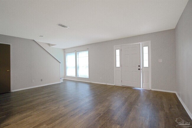Foto del edificio - 3323 Kingswood Ct