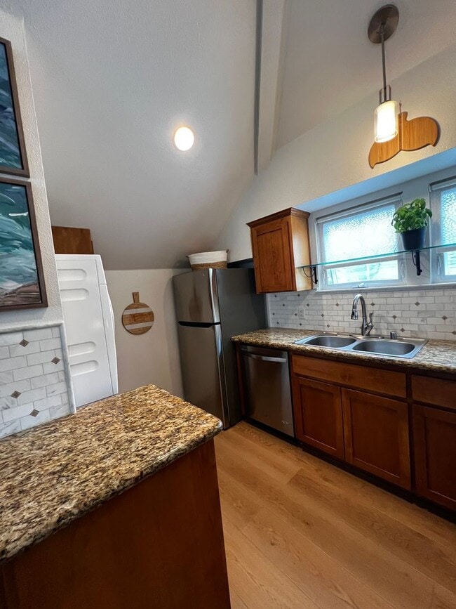 Building Photo - Blinged-out Baller Blaine Street Condo With Luxe Designer Upgrades & Elevated Tree House Vibes