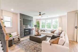 Building Photo - 3909 Arrowfeather Ct