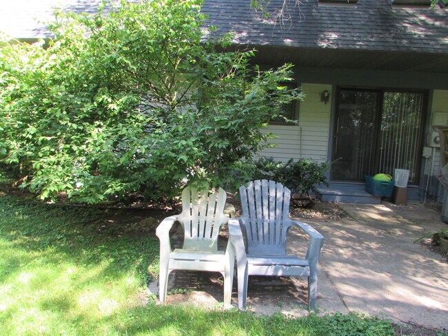 Foto del edificio - 7653 Farmington Way