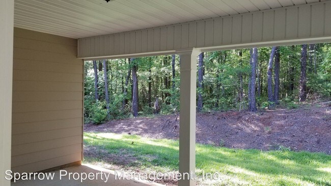 Building Photo - 4 br, 2 bath House - 392 Helen Lane