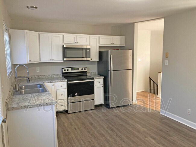 Building Photo - 1051 Woodland Trails Dr