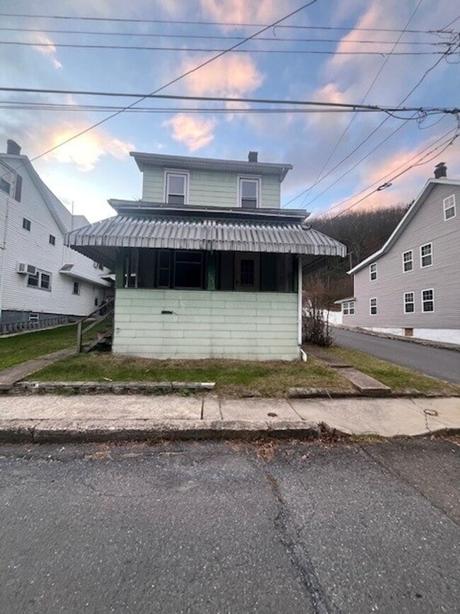 Building Photo - 153 W High St