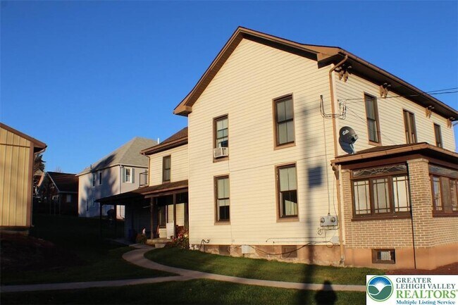Foto del edificio - 210 Mauch Chunk St