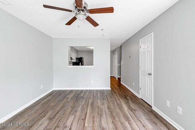 Building Photo - 356 Bracken Pl