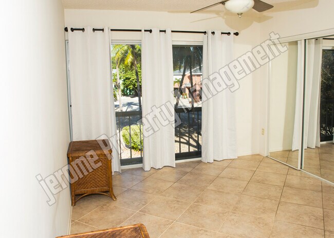 Building Photo - 98442 Windward Ave