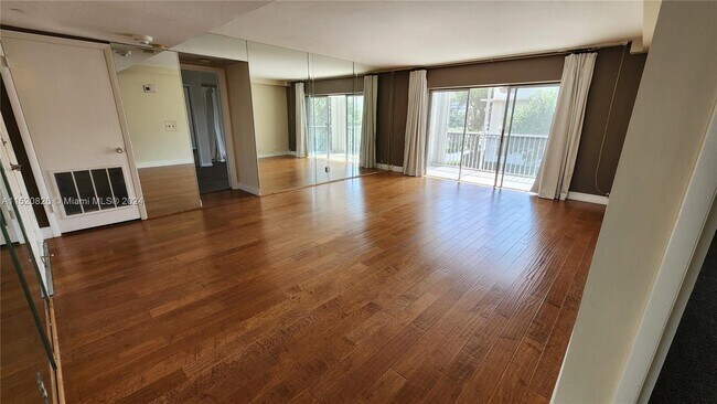 Building Photo - 10150 Collins Ave