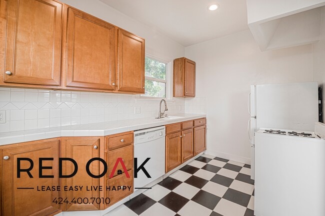 Foto del edificio - 1818 Whitley Ave