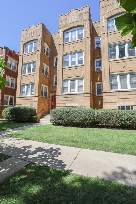 Primary Photo - 1300 W Albion Ave
