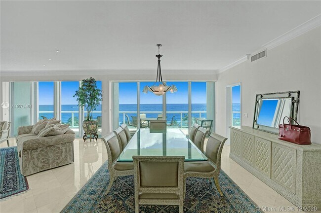 Foto del edificio - 10101 Collins Ave