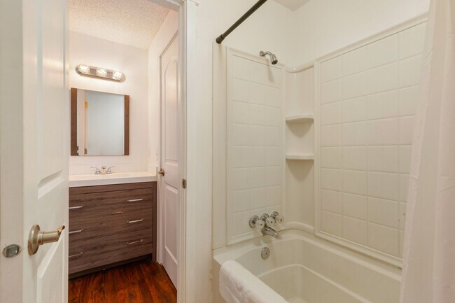 Building Photo - 15704 Ash Way