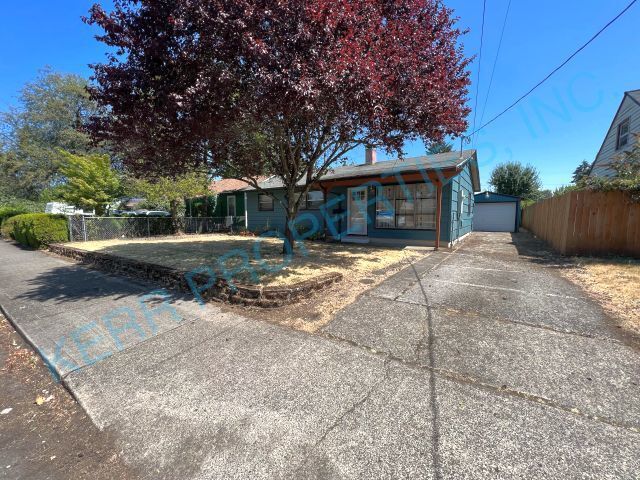 Charming 3-Bedroom Retreat in Vibrant Portland Neighborhood! - Charming 3-Bedroom Retreat in Vibrant Portland Neighborhood!