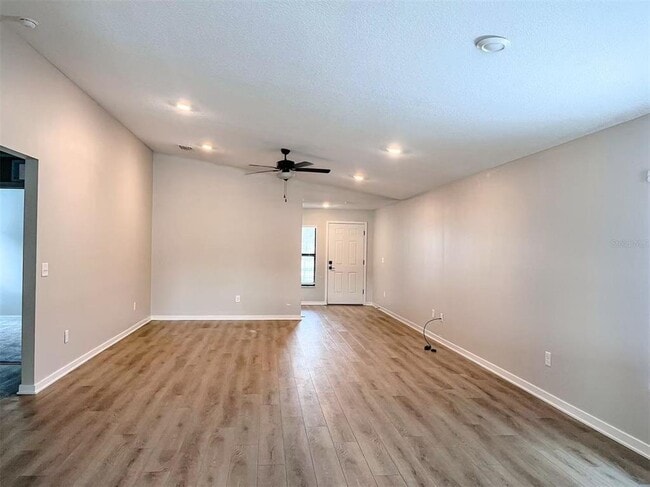 Foto del edificio - 5755 Deep River Ave