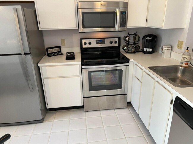 Foto del edificio - 8919 Sunnywood Pl