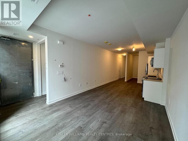 Building Photo - 1680 Victoria Park Ave