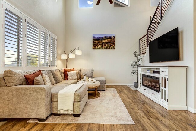 Building Photo - 7731 Canyon Oak Dr