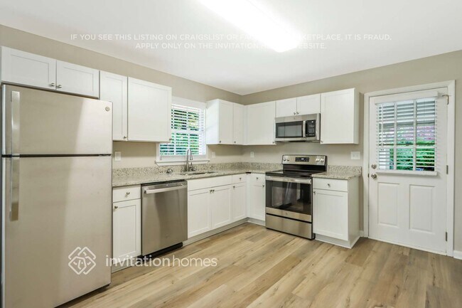 Building Photo - 4461 Locksley Rd