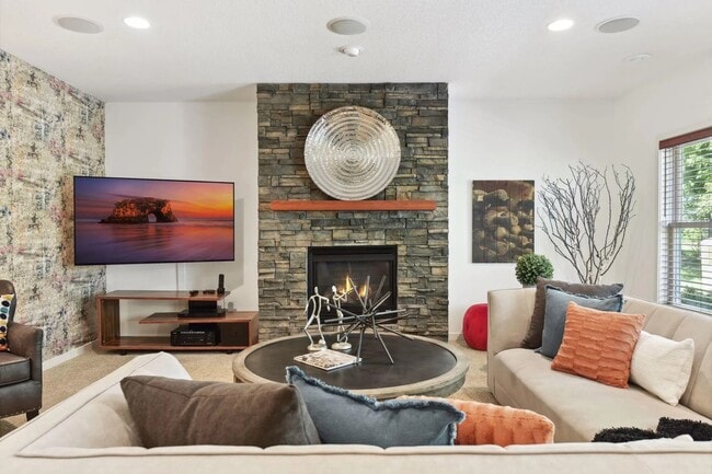 Foto del edificio - 6484 Ivy Way