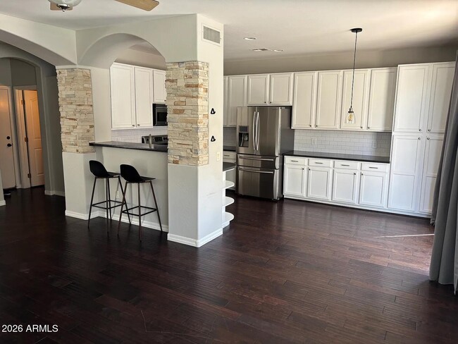 Building Photo - 451 W Mountain Sage Dr