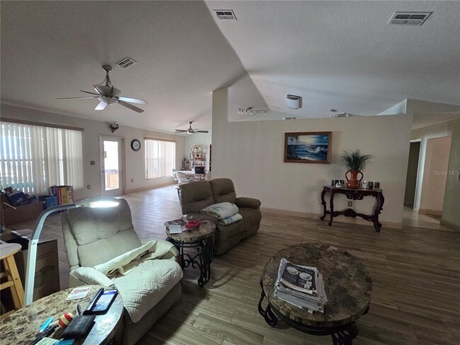 Building Photo - 8473 Bay Dr