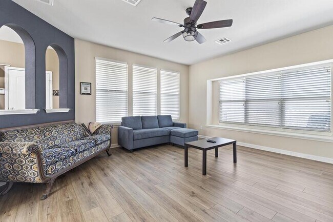 Foto del edificio - 1144 Cedar Elm Ln