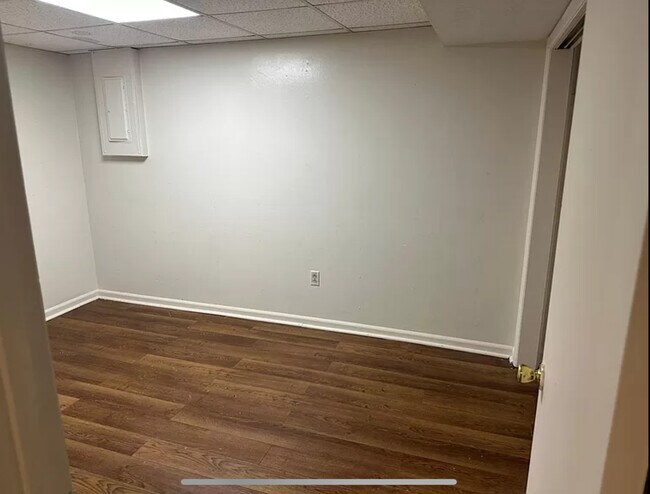 Foto del edificio - 1303 Giles Rd
