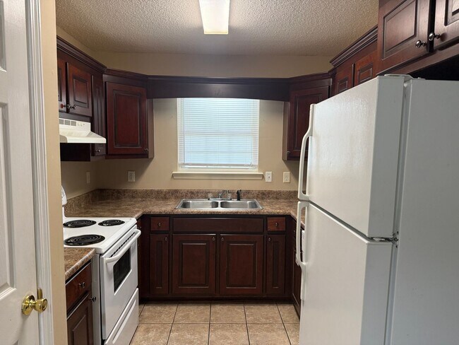 Foto del edificio - 2510 Barnesdale Wy