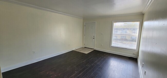Foto del edificio - 7638 Forest City Rd
