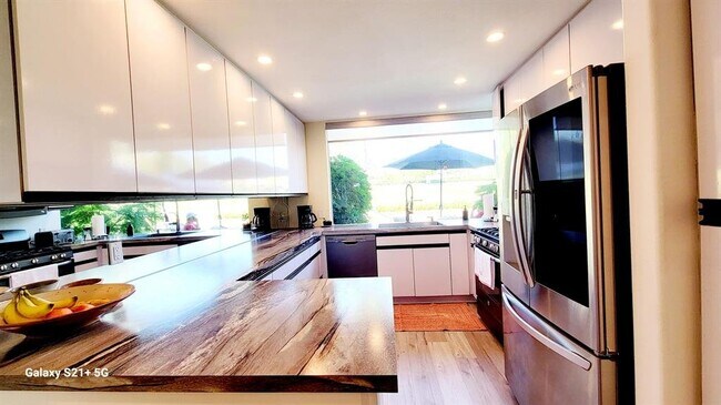 Foto del edificio - 2 Pebble Beach Dr